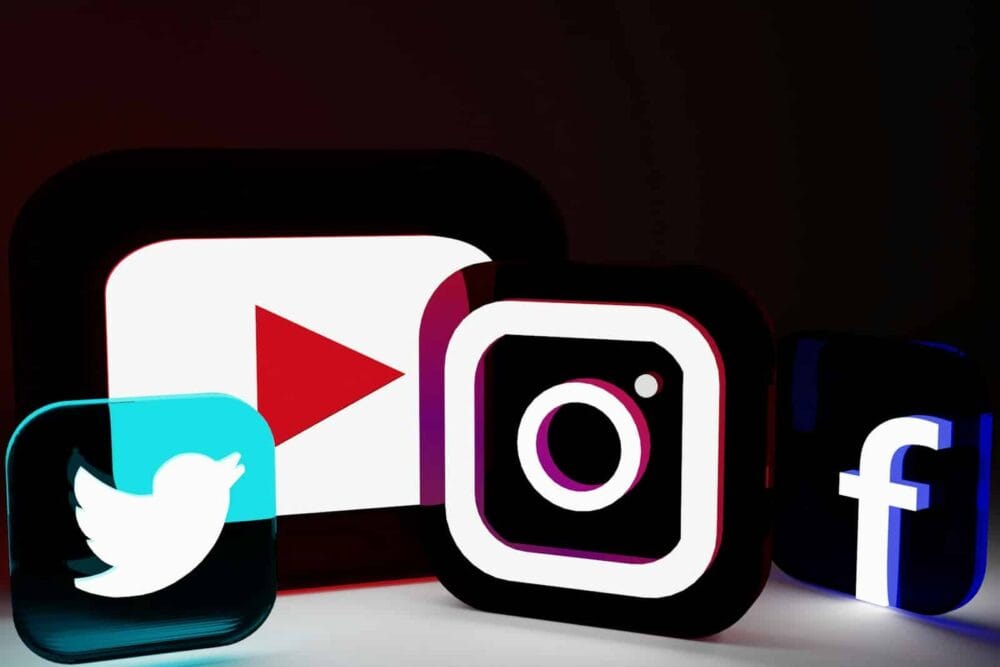 Photo by Aman Pal Why Social Media Graphics Matter a group of different types of social media logos